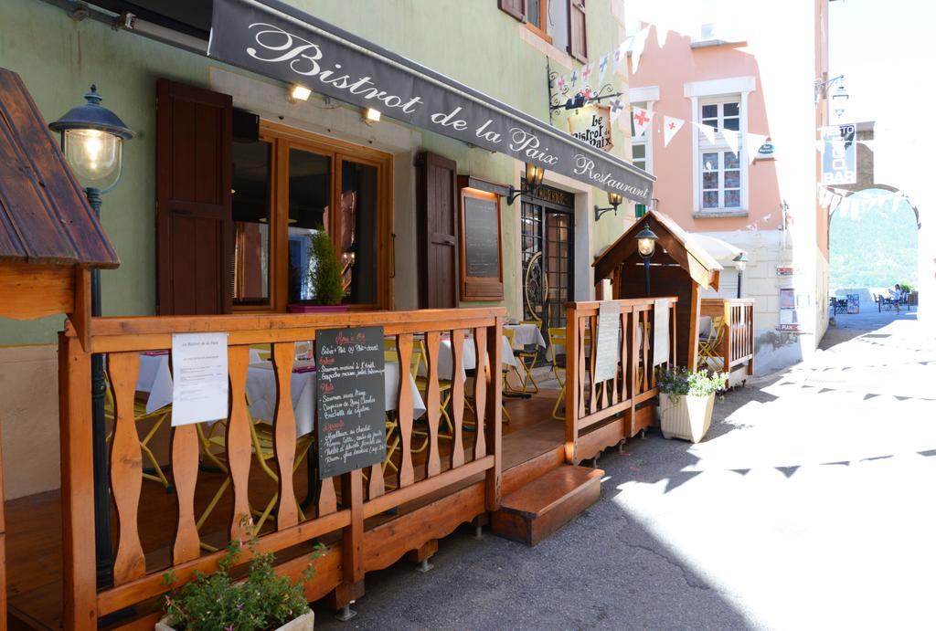 Auberge De La Paix Briancon  Exterior photo